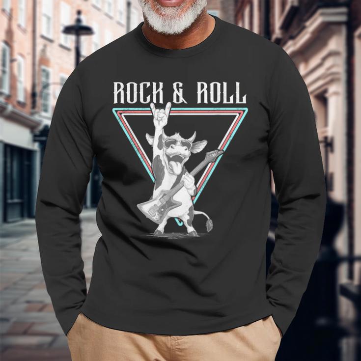 ギター付きロックンロール牛 長袖Tシャツ 高齢者への贈り物