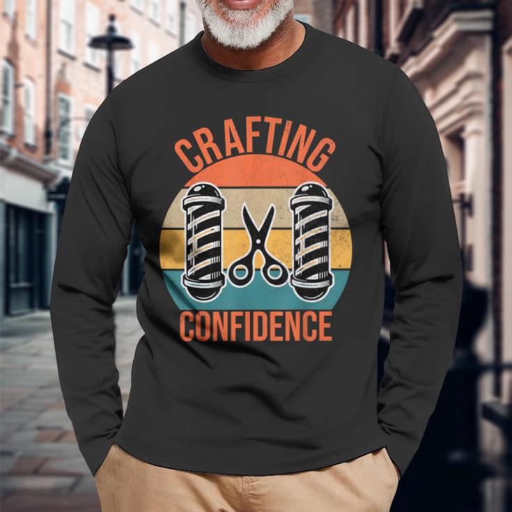 クラフティング・コンフィデンス・バーバー 長袖Tシャツ 高齢者への贈り物
