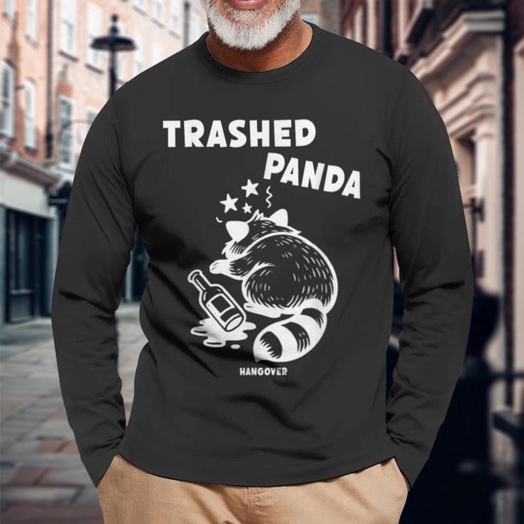 ゴミ箱パンダ 二日酔い ソーシャルメディア 狂った酔ったアライグマ 長袖Tシャツ 高齢者への贈り物