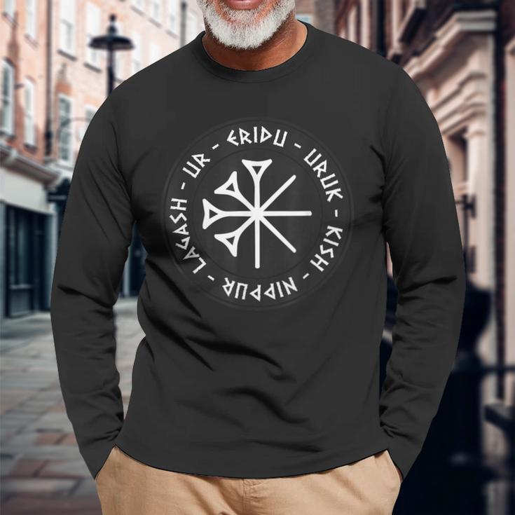 シュメール人の古代メソポタミアのシュメール都市のシンボル 長袖Tシャツ 高齢者への贈り物