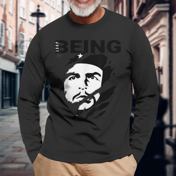 ジャストビーイングチェ・ゲバラ 長袖Tシャツ 高齢者への贈り物