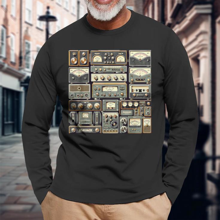 セットアップ ヴィンテージ オーディオ Hifi サウンドシステム ミックスメディア コラージュ 長袖Tシャツ 高齢者への贈り物