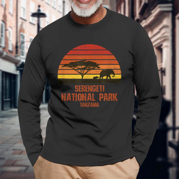セレンゲティ国立公園 タンザニア 長袖Tシャツ 高齢者への贈り物