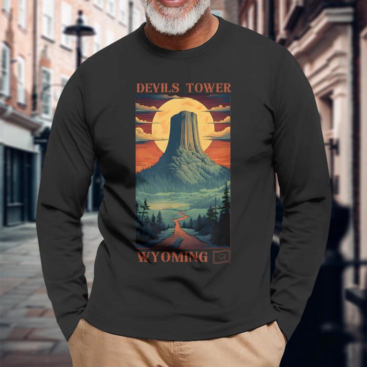 デビルズ タワー モニュメント ワイオミング 長袖Tシャツ 高齢者への贈り物