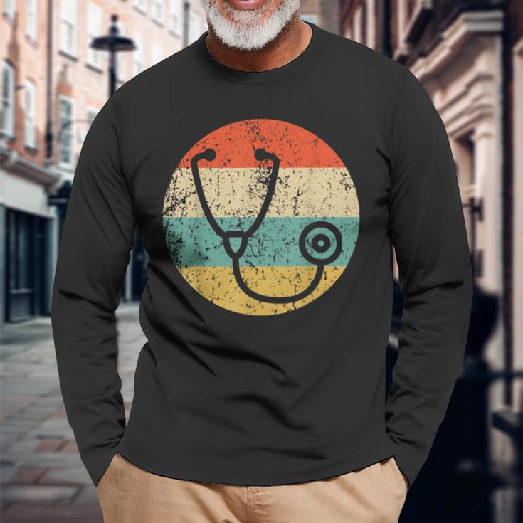 ドクター・ナースヴィンテージレトロ聴診器 長袖Tシャツ 高齢者への贈り物