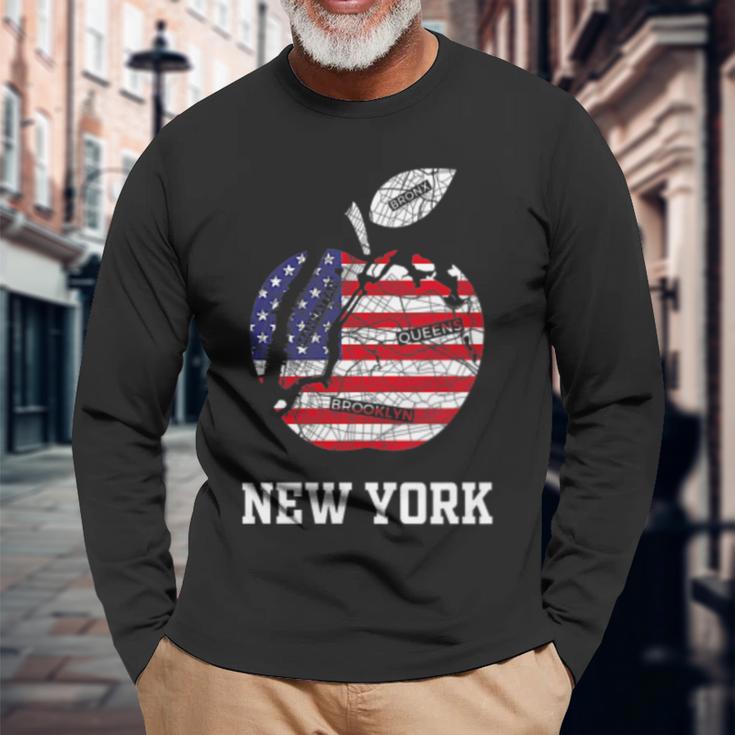 ニューヨーク市 ビッグアップル グラフィック アメリカ国旗付き 長袖Tシャツ 高齢者への贈り物