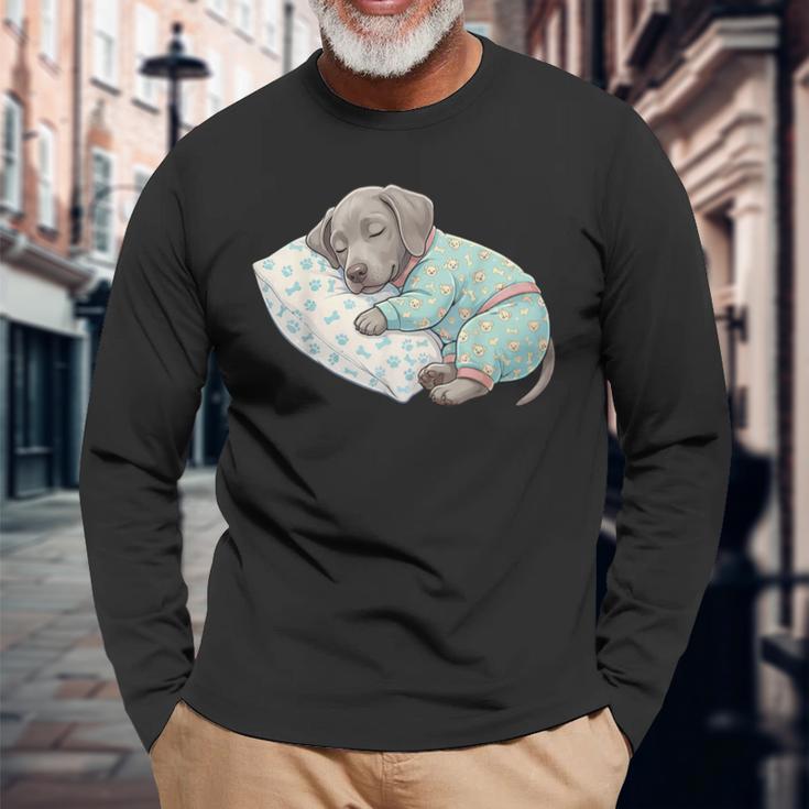 パジャマで寝ているかわいいワイマラナー犬就寝アート 長袖Tシャツ 高齢者への贈り物