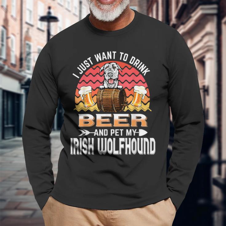 ビールを飲みたいだけです ペット アイリッシュ・ウルフハウンドの愛犬家 長袖Tシャツ 高齢者への贈り物