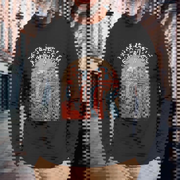 フリーマーケットは古着屋をよこす愛好家を呼んでいます 長袖Tシャツ 高齢者への贈り物