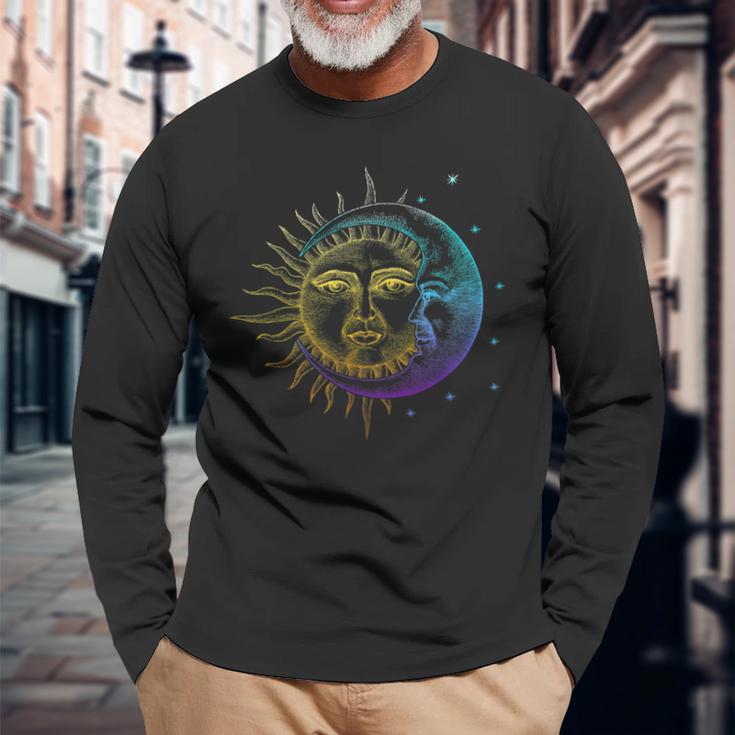 ボヘミアンの秘教の精神的な太陽と月 長袖Tシャツ 高齢者への贈り物