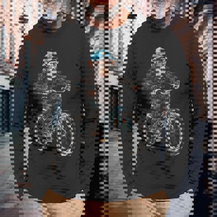 モンキー ライディング バイク ヴィンテージ 自転車 バイカー エイプ チンパンジー 長袖Tシャツ 高齢者への贈り物