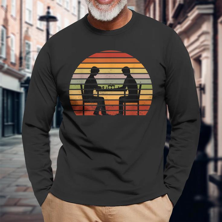 レトロ チェスプレイヤー ビンテージ チェスボード チェス グランドマスター 長袖Tシャツ 高齢者への贈り物