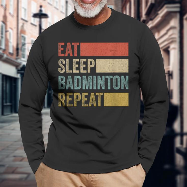レトロな70年代のバトミントン 長袖Tシャツ 高齢者への贈り物