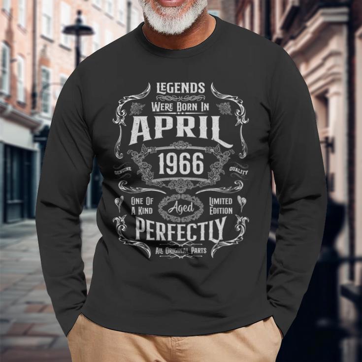 ヴィンテージ60歳の誕生日レジェンドは1966年4月に誕生しました。 長袖tシャツ 長袖Tシャツ 高齢者への贈り物