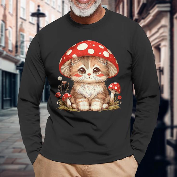 ヴィンテージ猫とキノコの帽子かわいいコテージコア美学 長袖Tシャツ 高齢者への贈り物