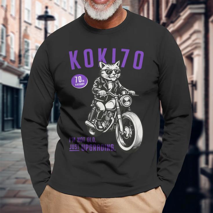 古希祝い バイク好き 猫好き 父 男性 クラシックバイク 70歳 I'm Not Old Just Upgrading 長袖Tシャツ 高齢者への贈り物