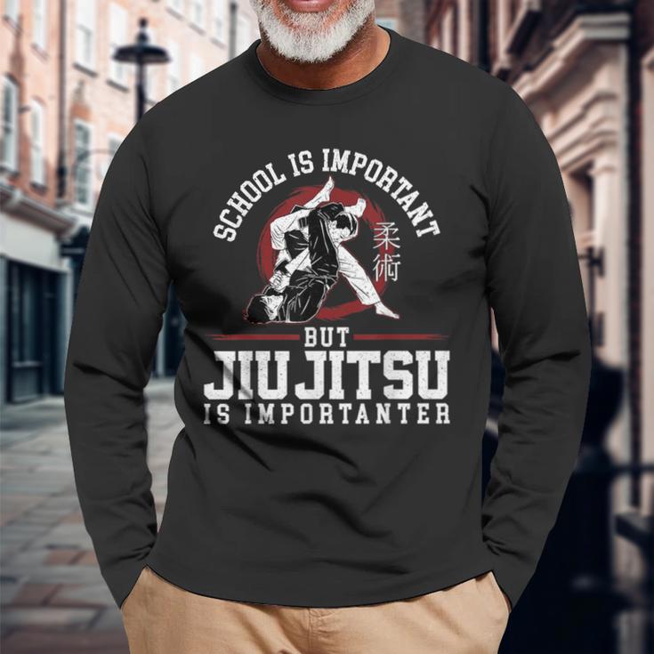 柔術学校は重要ですが、柔術は重要です 長袖Tシャツ 高齢者への贈り物
