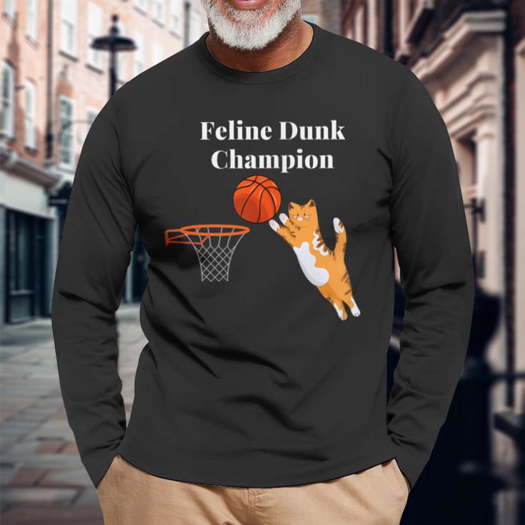猫ダンク チャンピオン バスケットボールを踊る猫 長袖Tシャツ 高齢者への贈り物