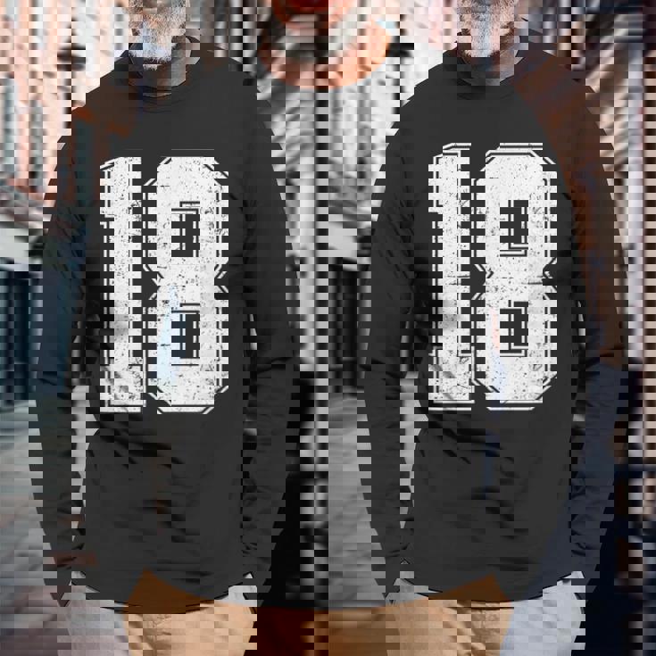 番号18シャツ、番号付き ヴィンテージ 18歳の誕生日 長袖Tシャツ 高齢者への贈り物