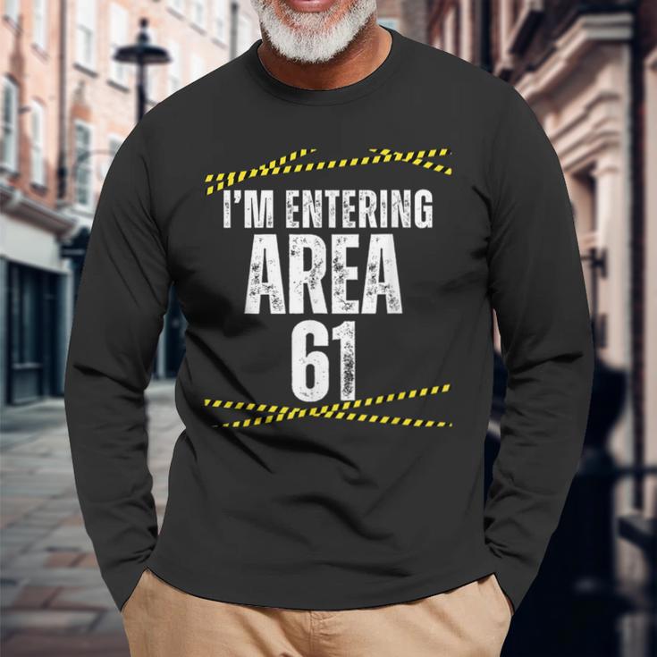 私は61歳の誕生日 おもしろい エリアに入ってる 61歳 長袖Tシャツ 高齢者への贈り物