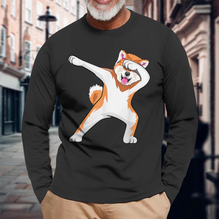 秋田 犬 踊る 面白い 長袖Tシャツ 高齢者への贈り物