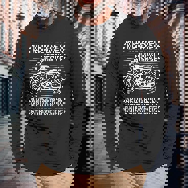 精神科医の外にバイクが停まっているのを見たことはありません 長袖Tシャツ 高齢者への贈り物