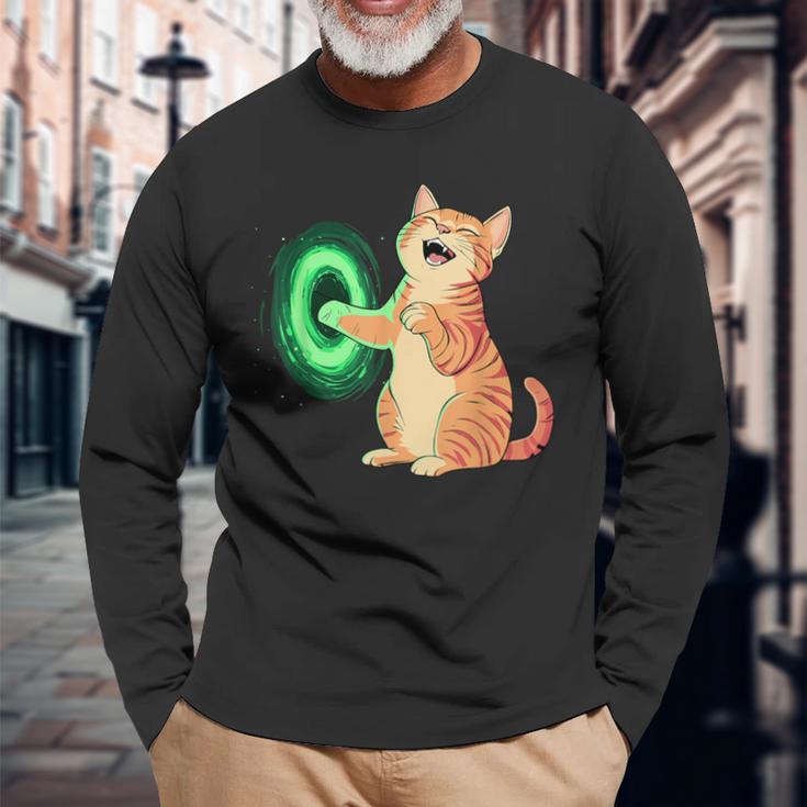 背中にポータル中指を持ついたずらな猫コスチューム。 長袖Tシャツ 高齢者への贈り物