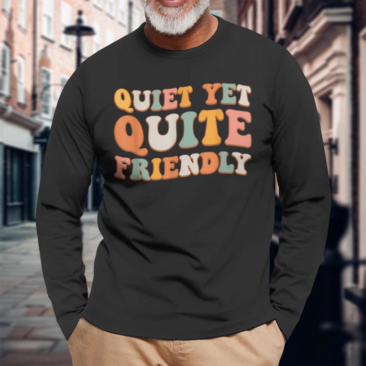 静かでありながらとても親しみやすいです 長袖Tシャツ 高齢者への贈り物