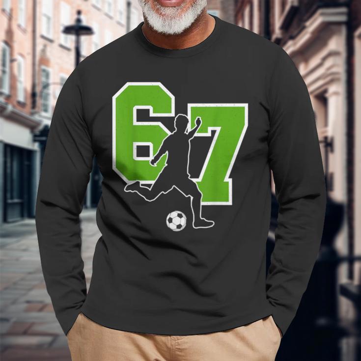 面白い67サッカー選手シックスセブンサッカースポーツチーム 長袖Tシャツ 高齢者への贈り物