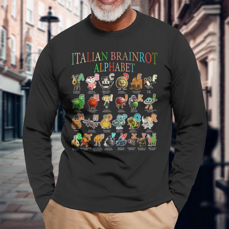 面白いイタリアンブレインロットキャラクターアルファベットミームブレインロット。 長袖Tシャツ 高齢者への贈り物