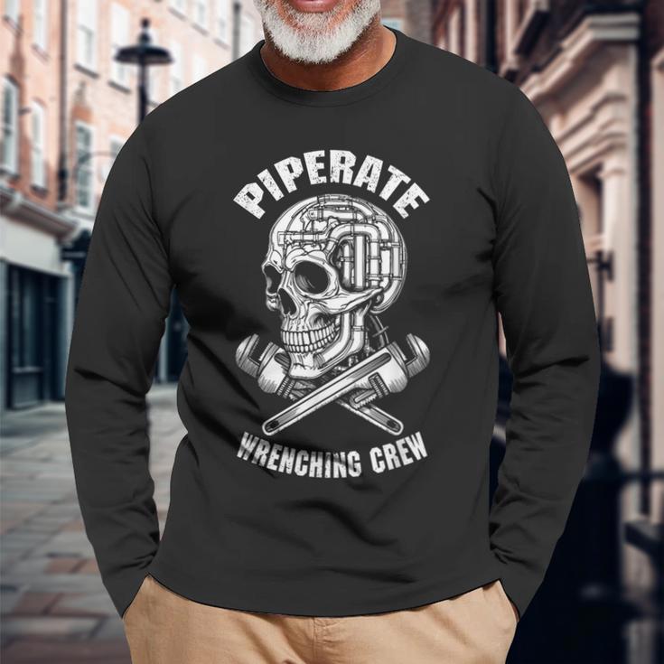 面白い配管工海賊パイペレートスカルレンチクルー配管。 長袖Tシャツ 高齢者への贈り物