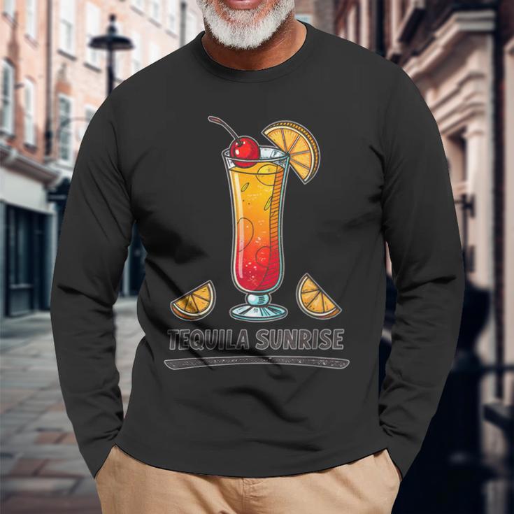 鮮やかなテキーラの日の出ドリンクイラスト 長袖Tシャツ 高齢者への贈り物