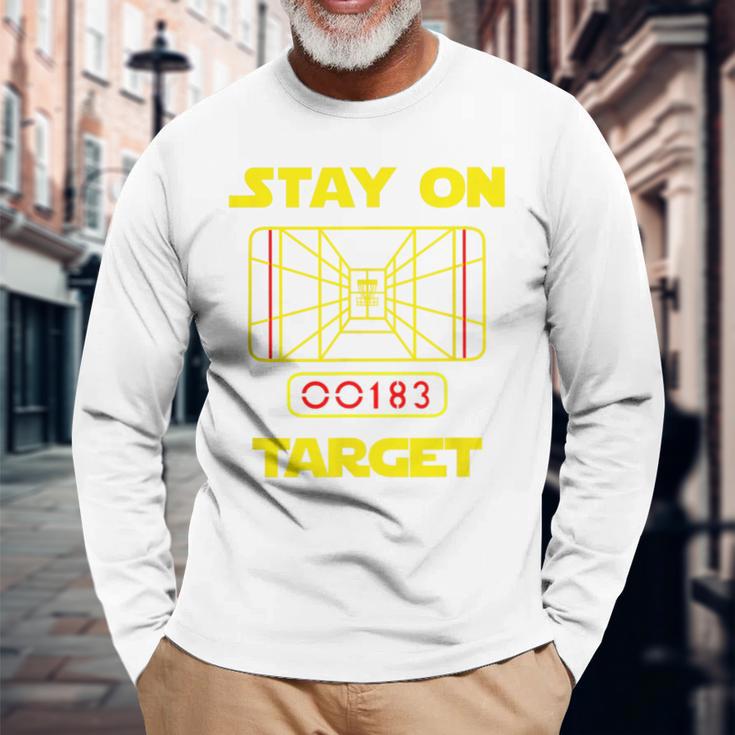 Stay On Target-ディスクゴルフtシャツ 長袖Tシャツ 高齢者への贈り物