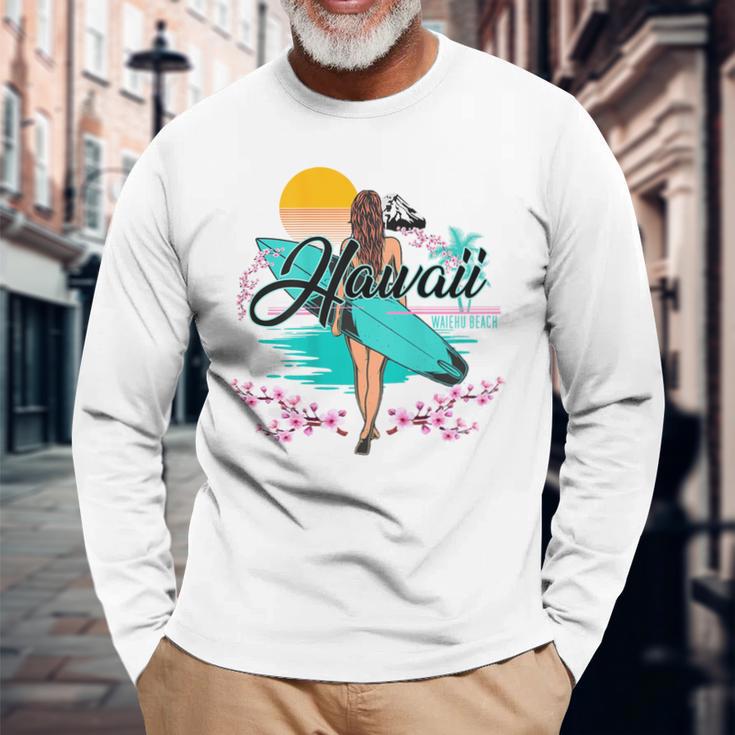 Waiehu Beach Hawaii、サーフィンサーフボードレトロ 長袖Tシャツ 高齢者への贈り物