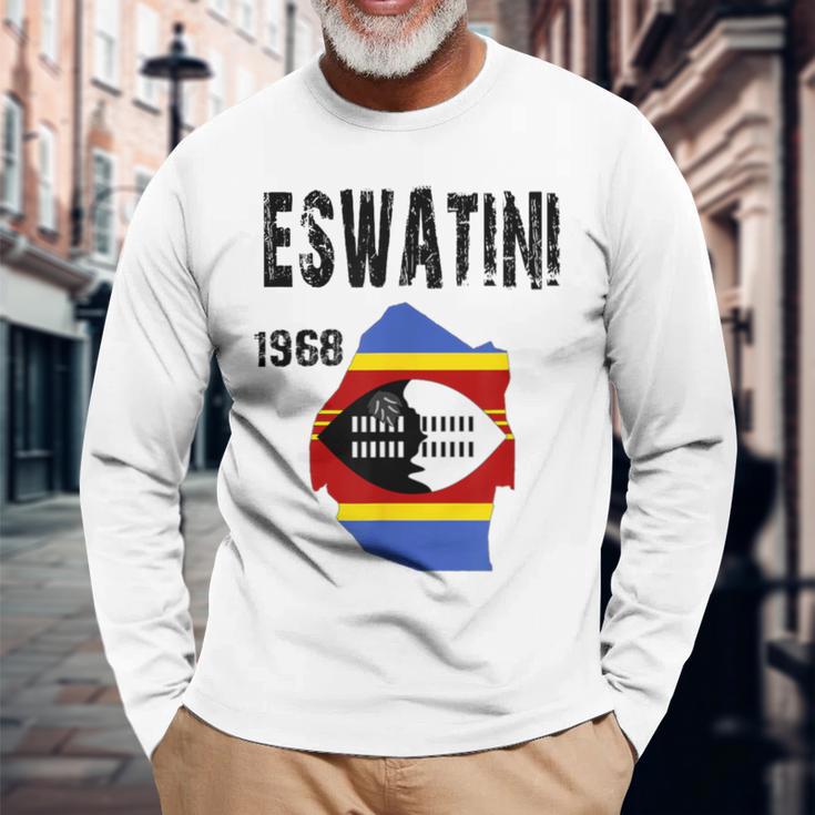 エスワティニ地図旗 制定。 長袖Tシャツ 高齢者への贈り物