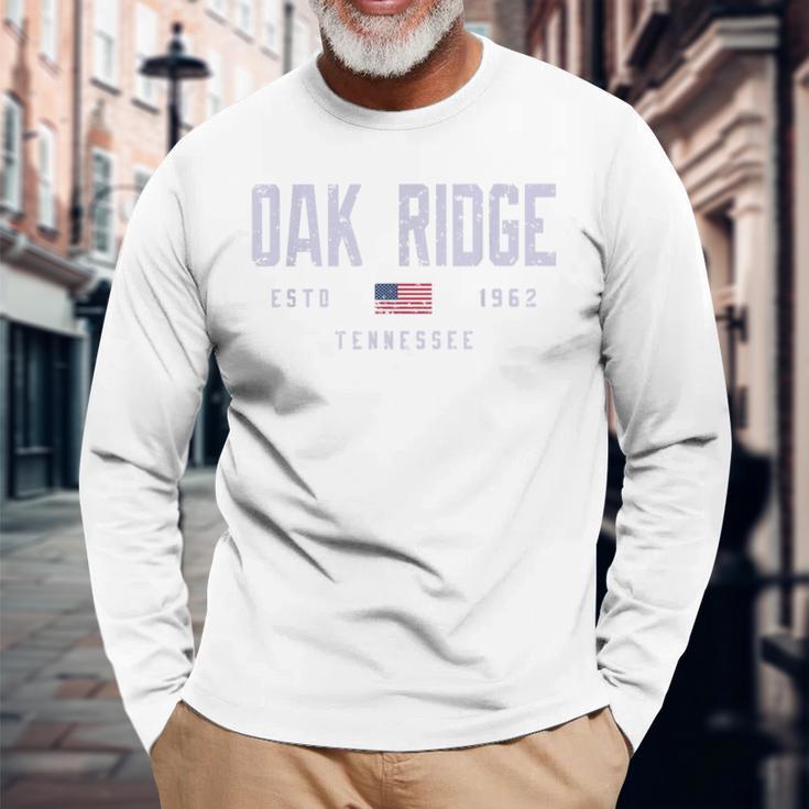 テネシー州オークリッジオークリッジテネシーフィールドデザイン。 長袖Tシャツ 高齢者への贈り物