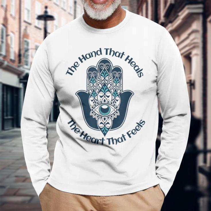 ファティマの手を感じる心を癒す手 長袖Tシャツ 高齢者への贈り物