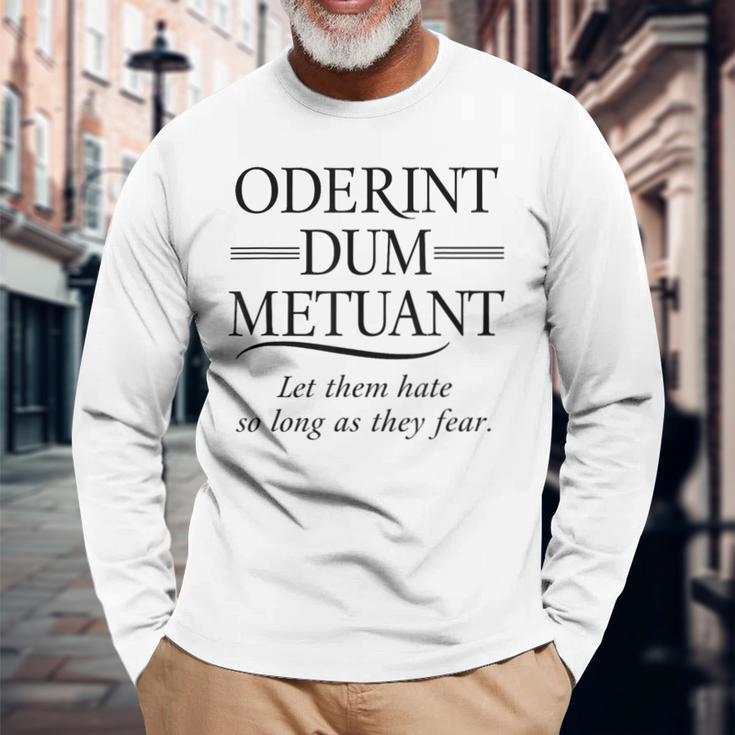 古典ラテン語フレーズ 強力なローマの引用 長袖Tシャツ 高齢者への贈り物
