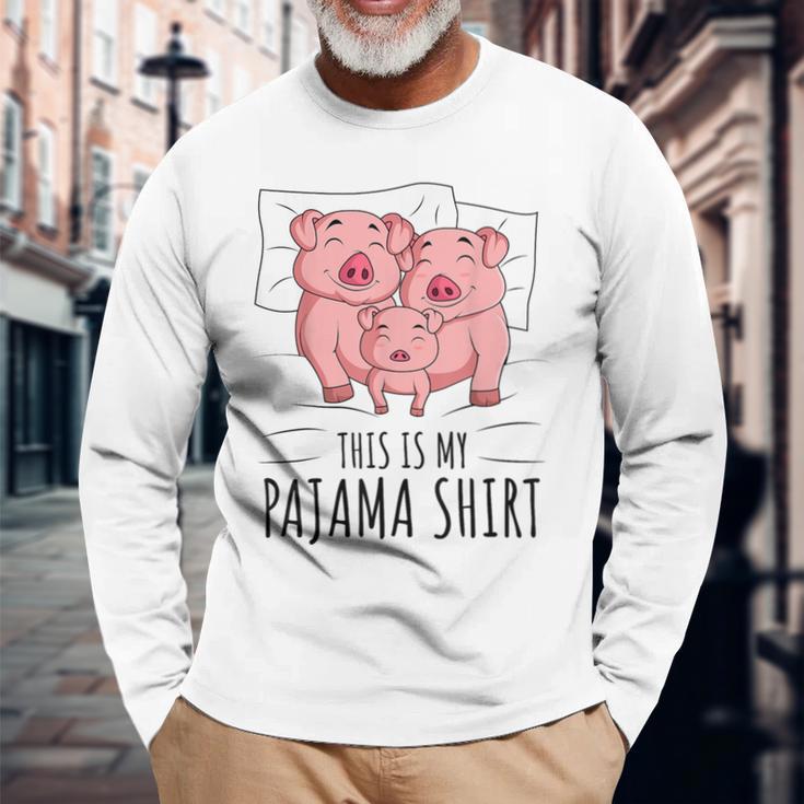眠っている豚が大好きな豚のパジャマ。 長袖Tシャツ 高齢者への贈り物