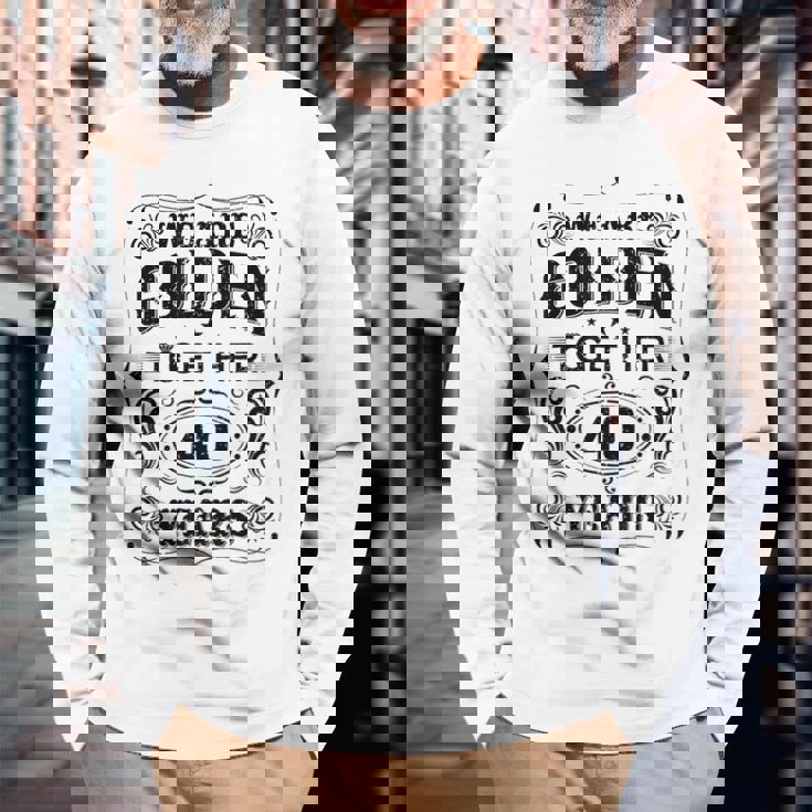 私たちは一緒にゴールデンです 40周年結婚40周年 長袖Tシャツ 高齢者への贈り物