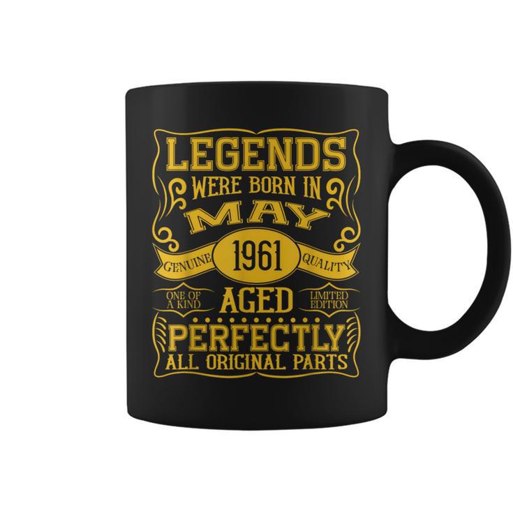 65歳の誕生日伝説は1961年5月に誕生しました。 コーヒーマグ