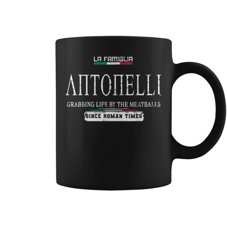 イタリアラ・ファミリア・アントネッリがミートボールで人生をつかむ コーヒーマグ