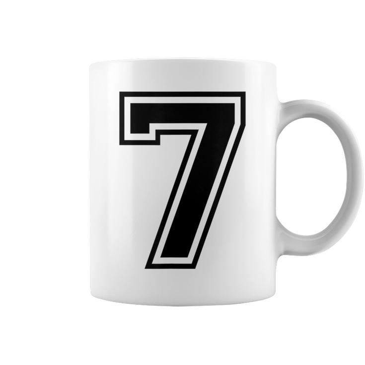 7歳の誕生日おめでとうのツインデーのためのナンバー7ジャージ。 コーヒーマグ