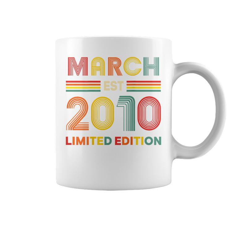 En La Parte Trasera Retro Marzo Est 2010 Cumpleaños 16 Años 16 Años Taza de café