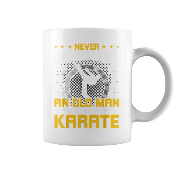 Never Underestimate An Old Man Who Know Karate コーヒーマグ