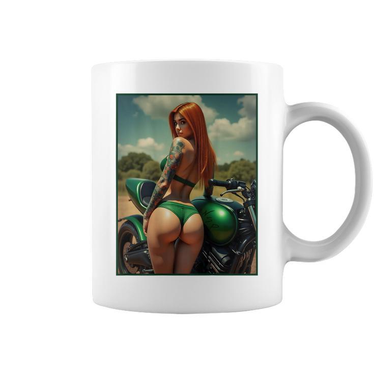 バックプリントtシャツ セクシーな赤毛ピンナップガール&バイク コーヒーマグ