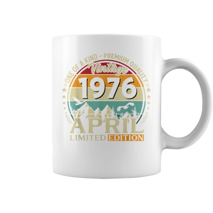 ヴィンテージカー 1976 年4月 50 歳の誕生日 1976 年のクラシックカー コーヒーマグ