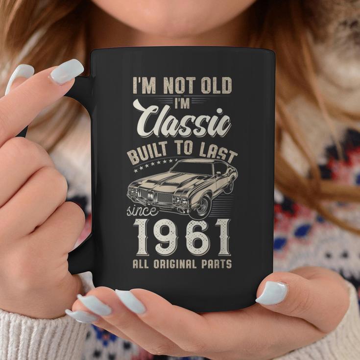 65歳の誕生日 1961年生まれのクラシックカー コーヒーマグ 面白い贈り物