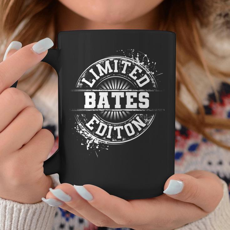 Bates 面白い 苗字 ファミリーツリー 誕生日 同窓会 ギフトアイデア 長袖tシャツ コーヒーマグ 面白い贈り物