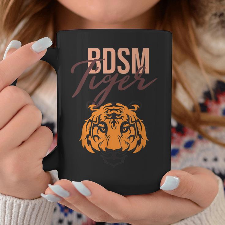Bdsmインストラクタータイガーマスターボンデージギフト。 コーヒーマグ 面白い贈り物